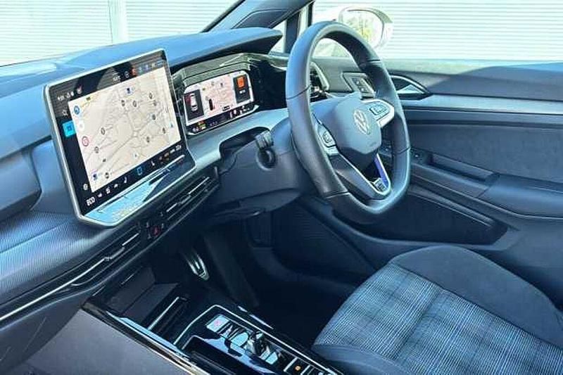 Used VW Golf VIII GTE 272 HP (200 kW) 2025 Silver Hatchback