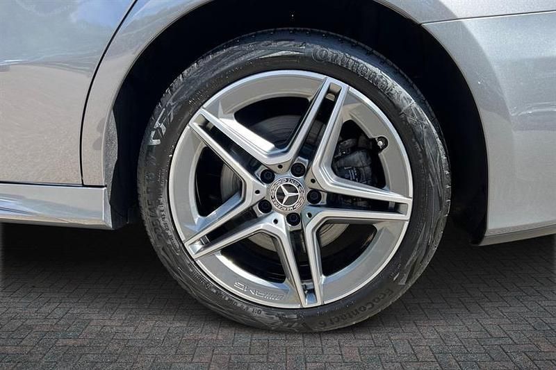 Usado Mercedes A250 Executive 218 HP (160 kW) 2024 Cinzento Sedan