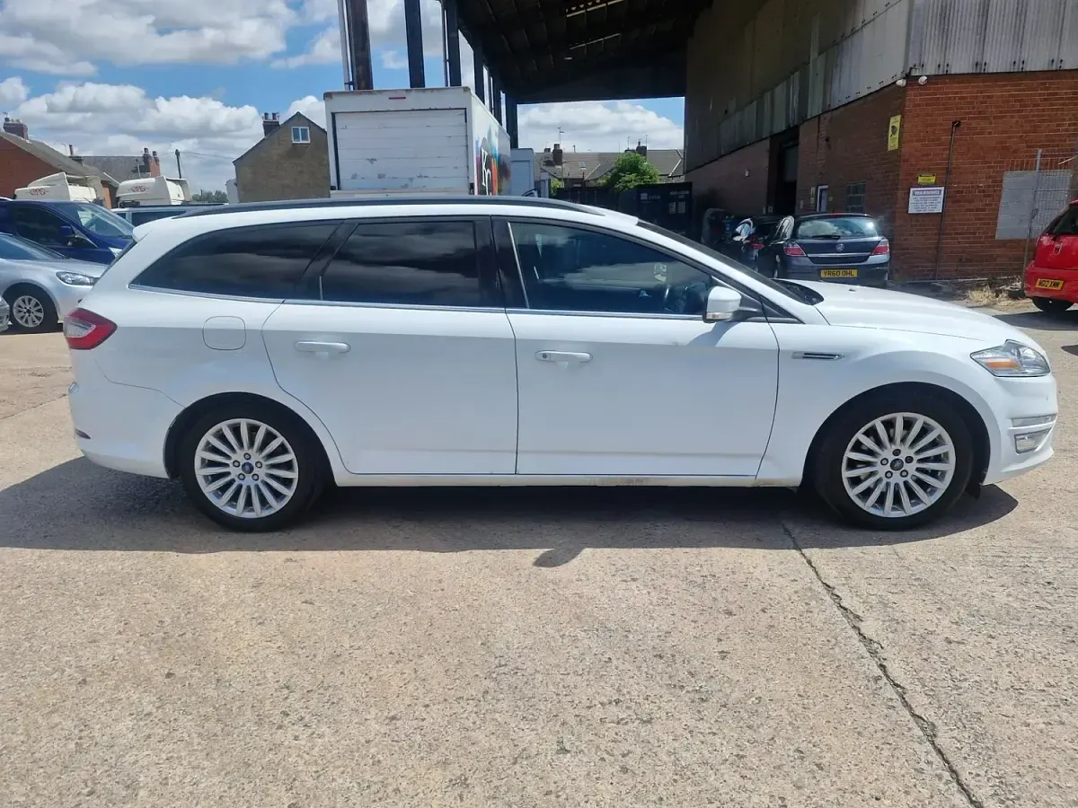 Used Ford Mondeo Business Edition 2014 White Estate