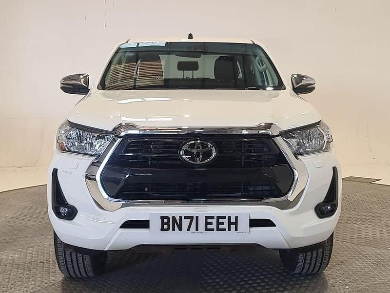 Used Toyota HiLux 150 HP (110 kW) 2021 White Pickup