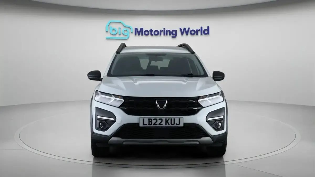 Usado Dacia Jogger Essentiel 109 HP (80 kW) 2022 Branco Monovolume