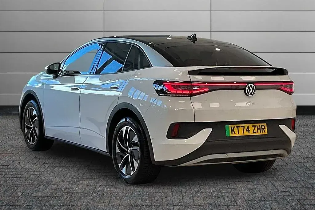 Used VW ID.5 Pro 210 kW (286 HP) 2025 Glacier white with black roof SUV