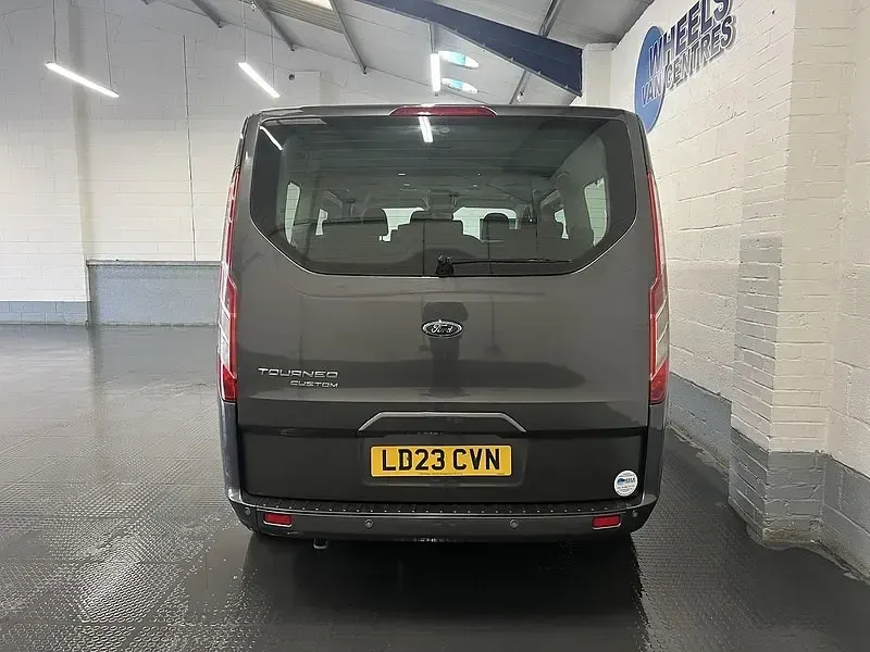 Usado Ford Tourneo Custom Titanium 2023 Magnetic (metallic colour) Van