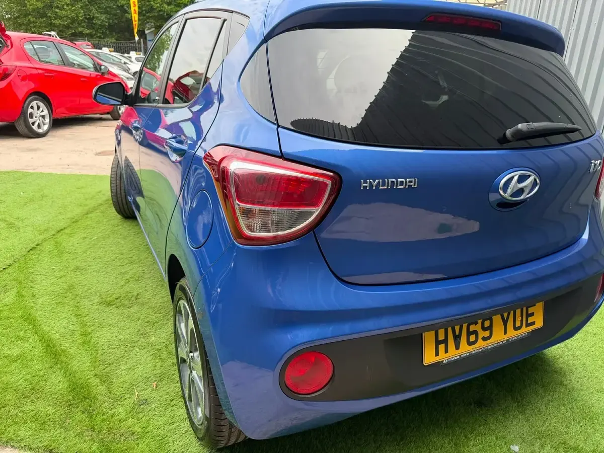 Used Hyundai i10 2019 Blue Hatchback