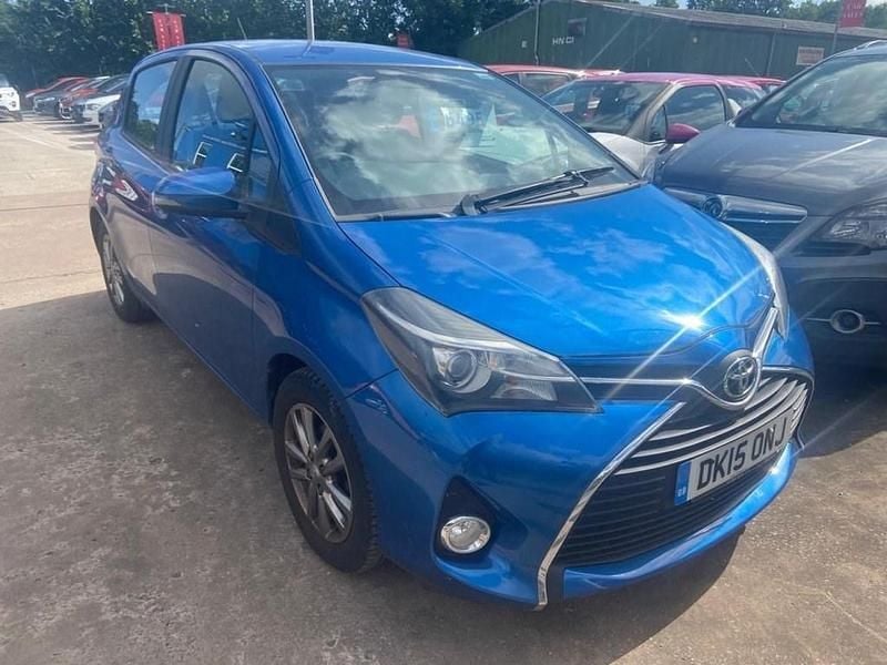 Blue Used 2015 Toyota Yaris Hatchback | £6,490 (Fair price) - Image 1/4