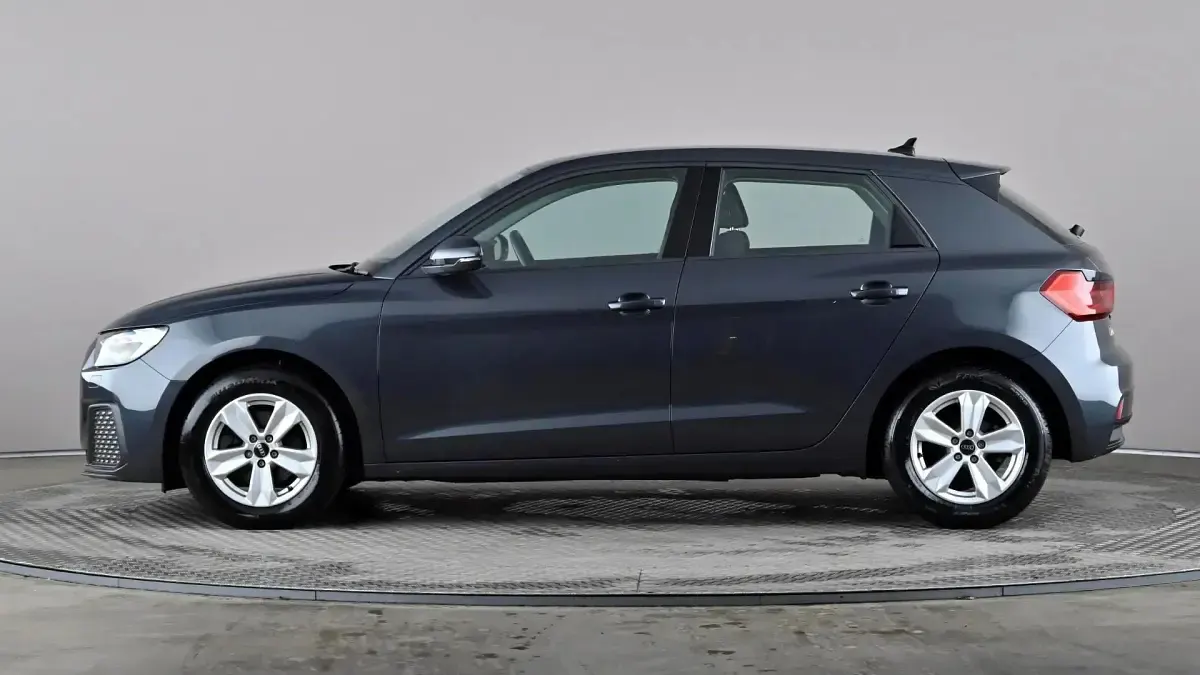 Usado Audi A1 Advanced 110 CV (80 kW) 2023 Gris SUV