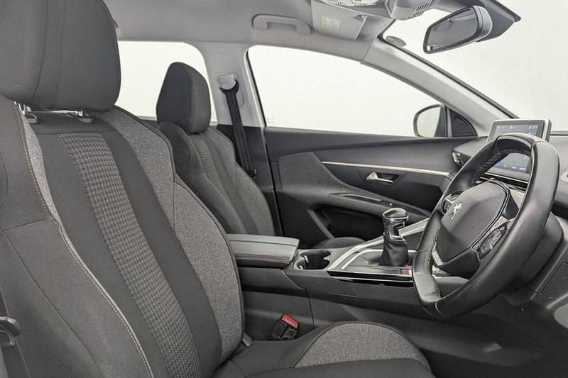 Used Peugeot 5008 Active 130 HP (95 kW) 2019 White SUV