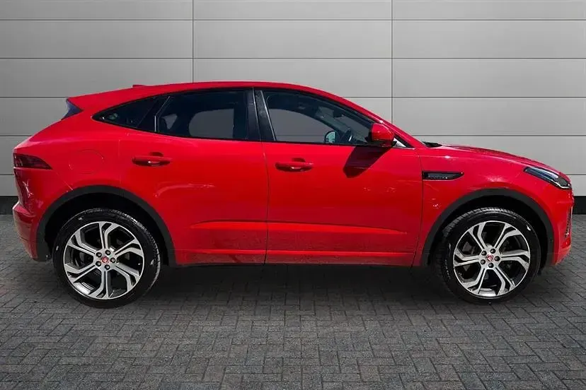 Used Jaguar E-Pace SE 300 HP (220 kW) 2018 Red SUV