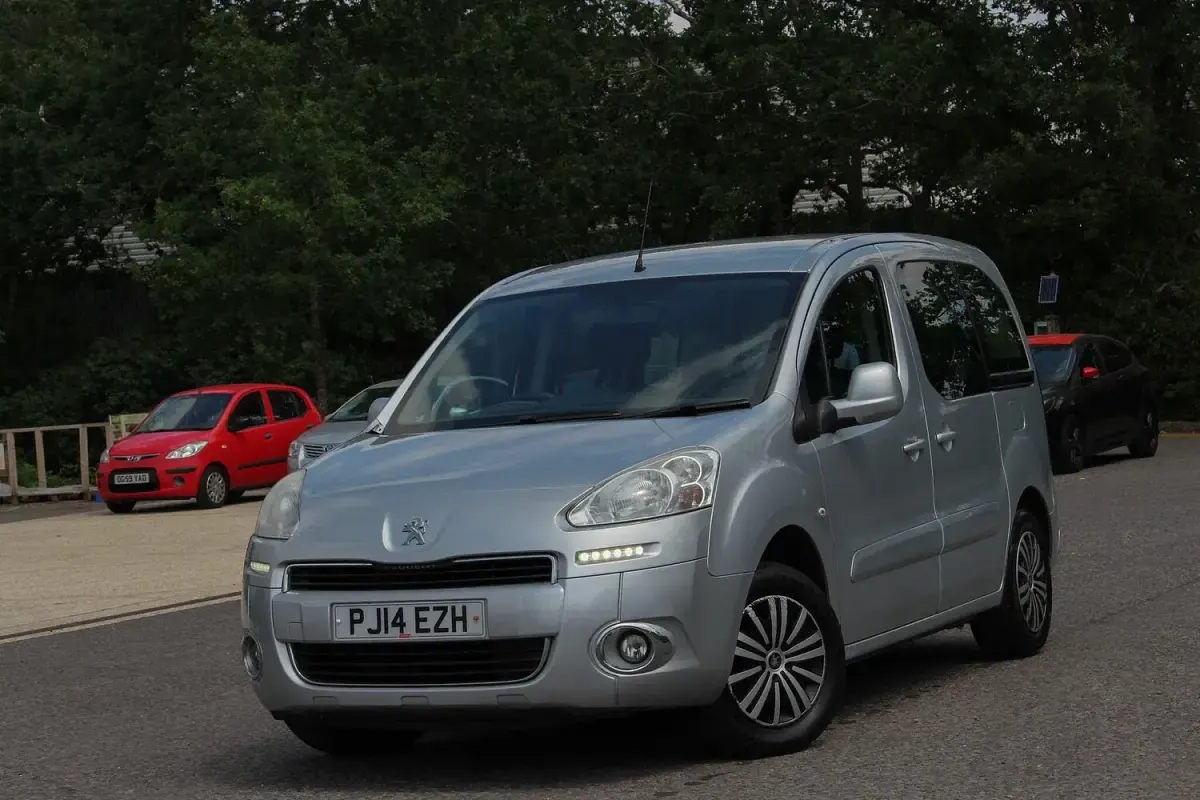 Used Peugeot Partner Tepee S 2014 Silver MPV