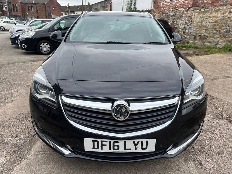 Used Vauxhall Insignia SRi 136 HP (100 kW) 2016 Black Estate