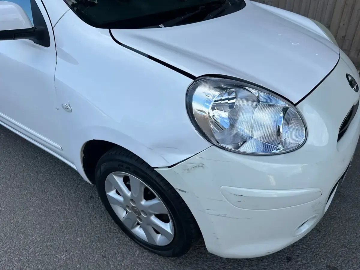 Begagnad Nissan Micra Tekna 98 HK (72 kW) 2011 Vit Halvkombi