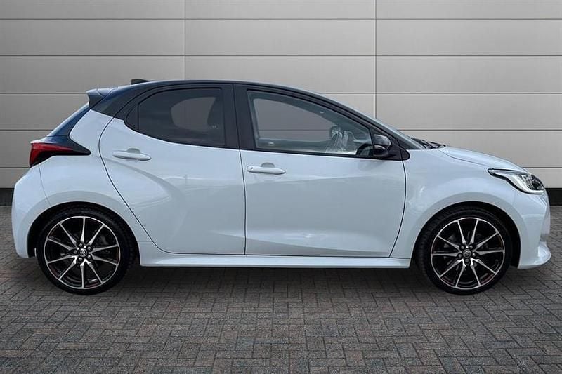 Used Toyota Yaris Hybrid Sport 116 HP (85 kW) 2023 Ash grey Hatchback