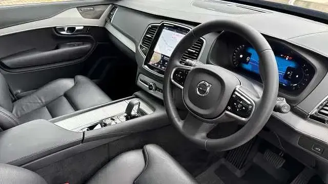 Used Volvo XC90 Plus 235 HP (172 kW) 2022 SUV
