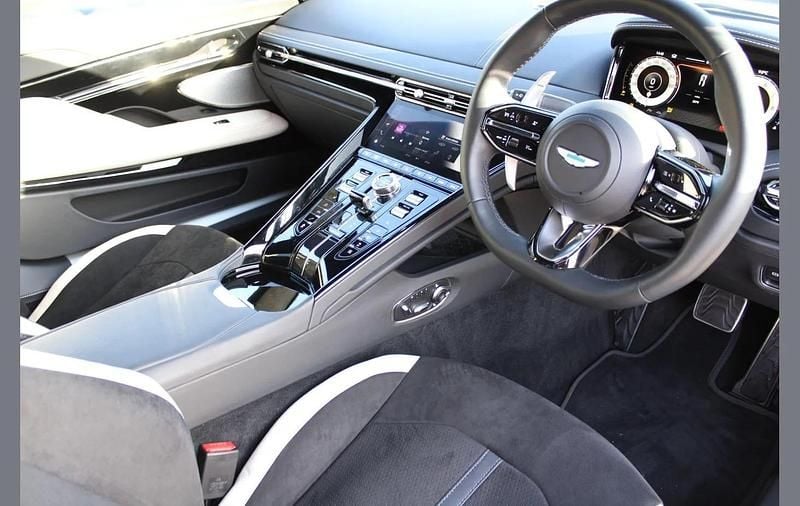 Used Aston Martin DB12 680 HP (500 kW) 2024 White Coupe