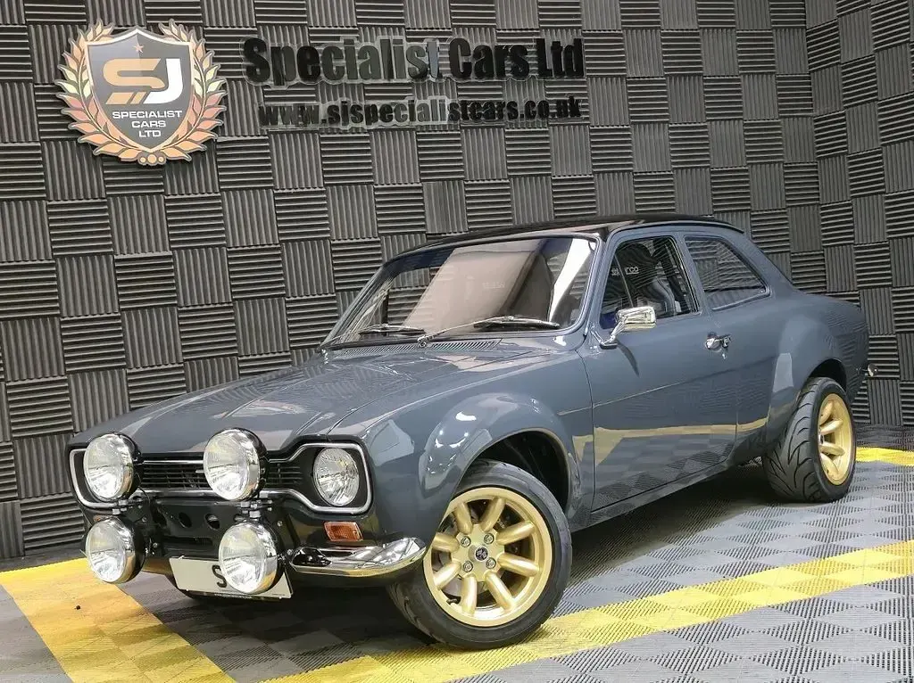 Used Ford Escort 235 HP (172 kW) 1974 Grey Sedan