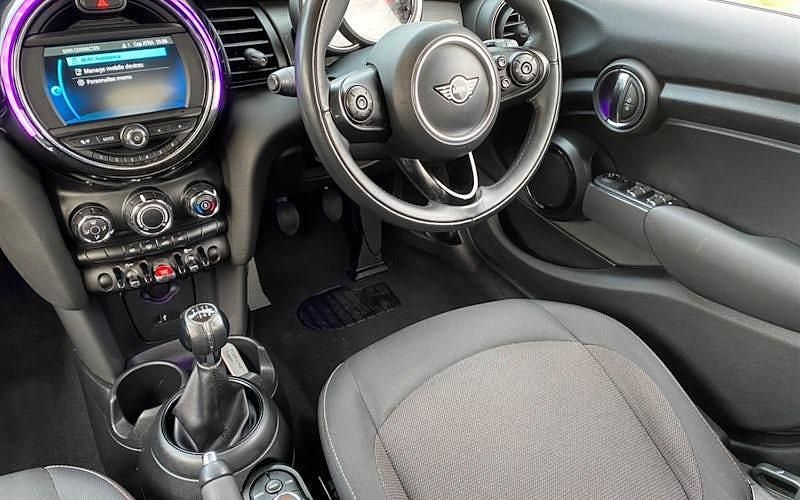 Used Mini Cooper Classic 136 HP (100 kW) 2019 Silver Hatchback