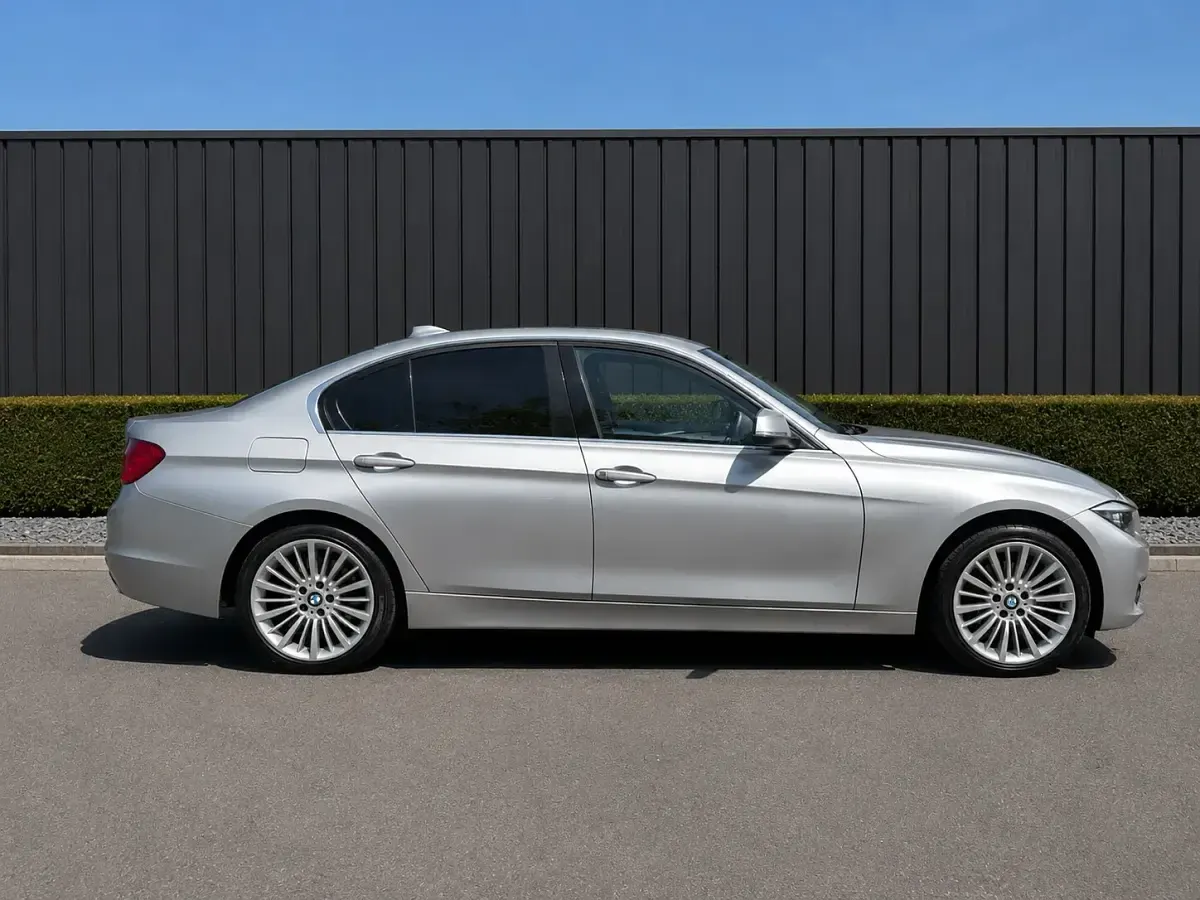 Used BMW 318 Luxury Line 2013 Silver Sedan
