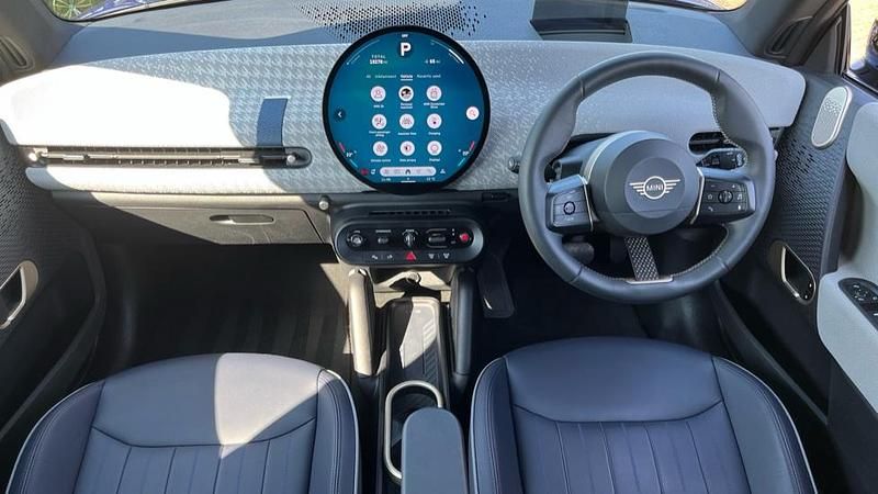 Used Mini Cooper SE Hatch 158 kW (215 HP) 2024 Blue Hatchback