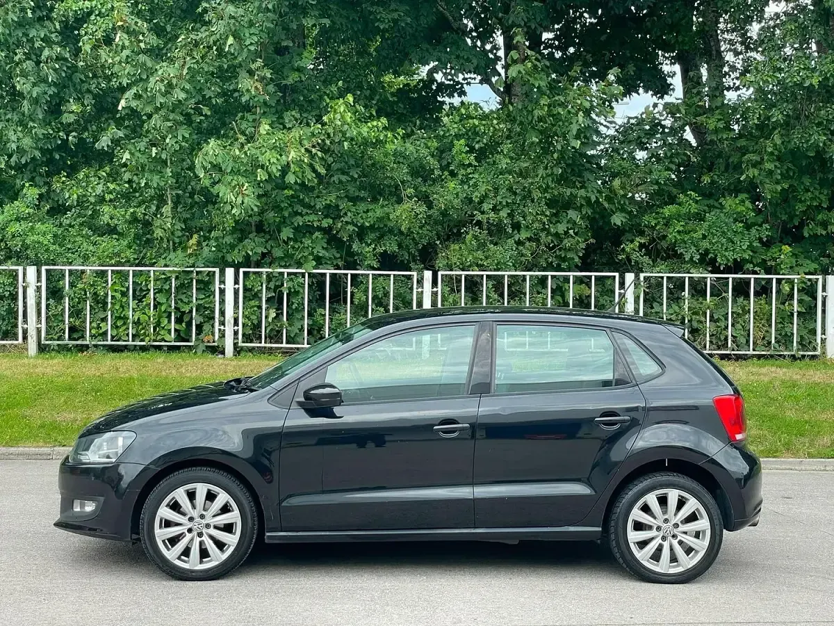Used VW Polo SEL 2011 Black Hatchback