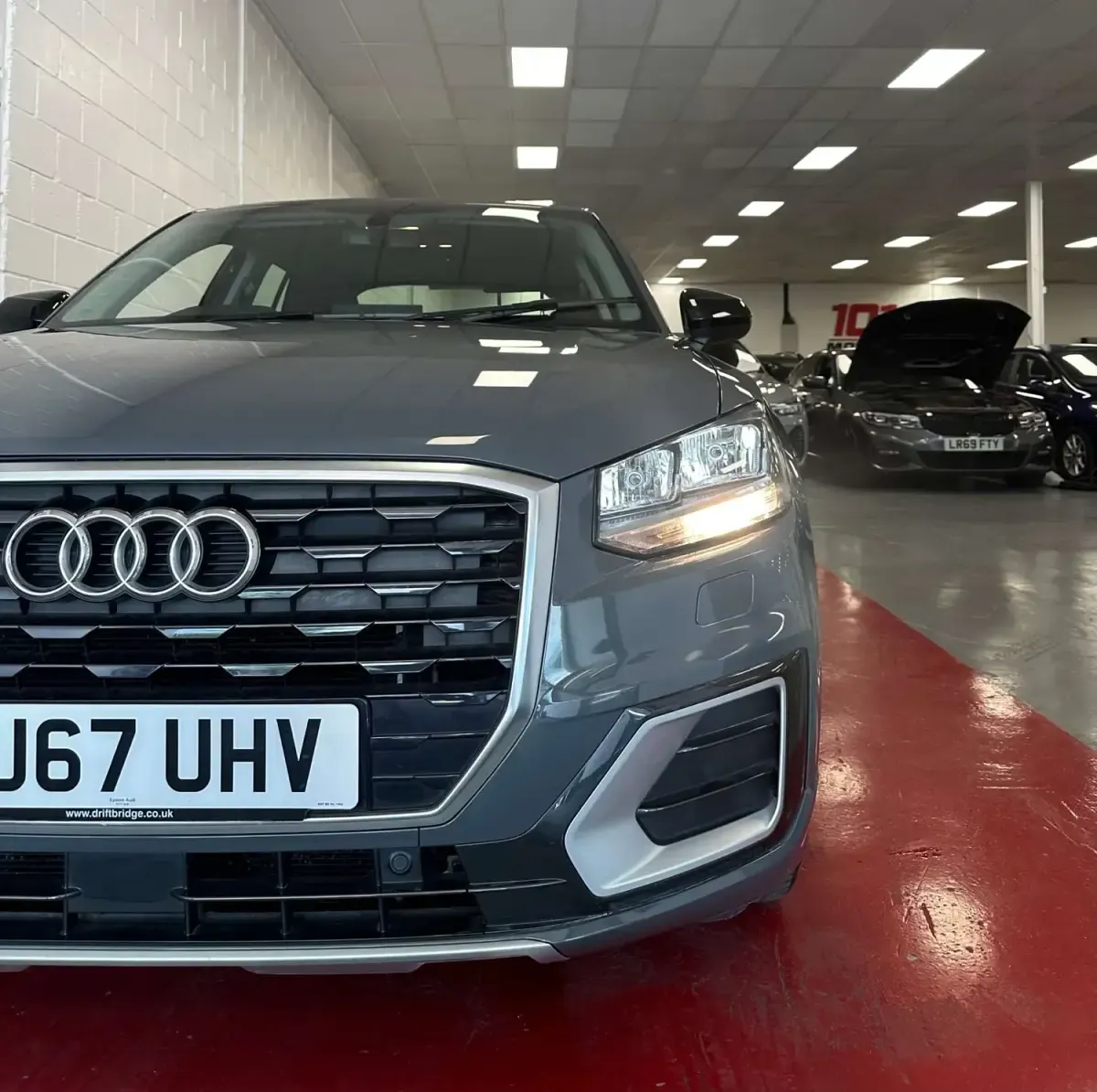 Begagnad Audi Q2 Sport 150 HK (110 kW) 2017 Grå SUV