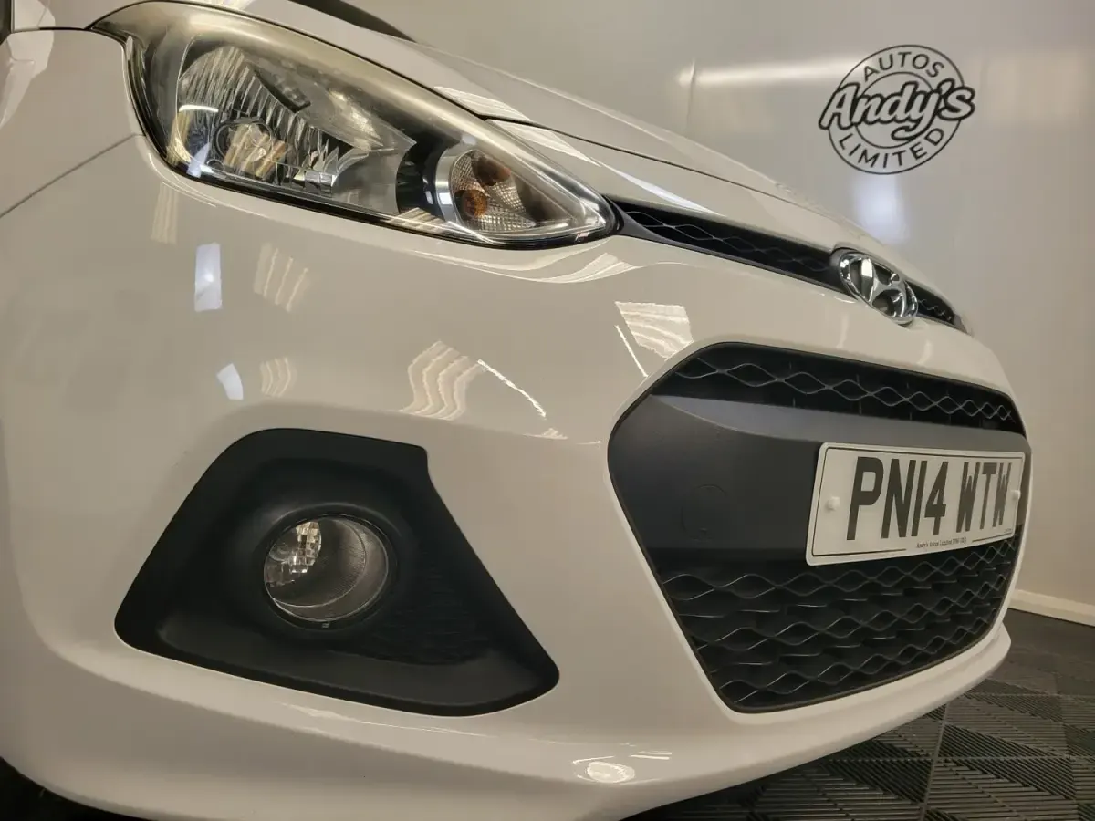Usado Hyundai i10 SE 67 HP (49 kW) 2014 Branco Citadino