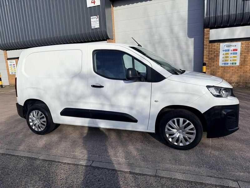 Used Peugeot Partner 2021 White MPV