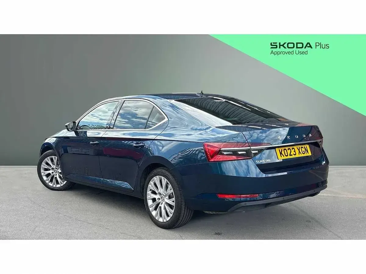 Used Skoda Superb SE L 190 HP (139 kW) 2023 Blue Hatchback