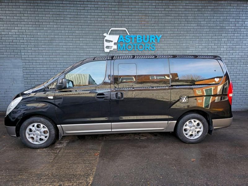 Used Hyundai I800 Style 2012 Black MPV