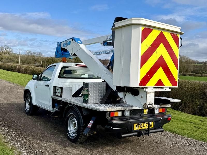 Second-hand Isuzu D-Max 2014 Alb Pickup