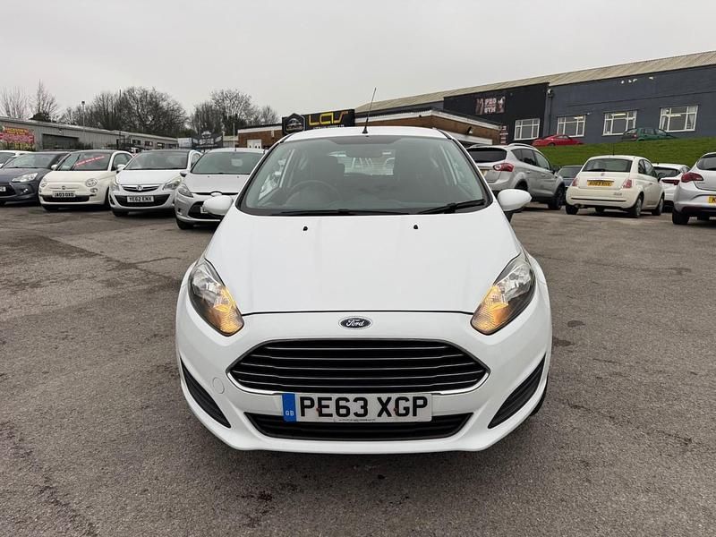 Used Ford Fiesta Style 82 HP (60 kW) 2013 White Hatchback