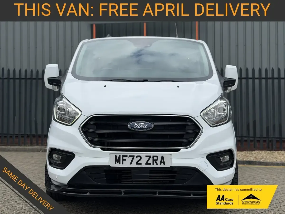 Used Ford Transit Custom Limited 130 HP (95 kW) 2022 White Van