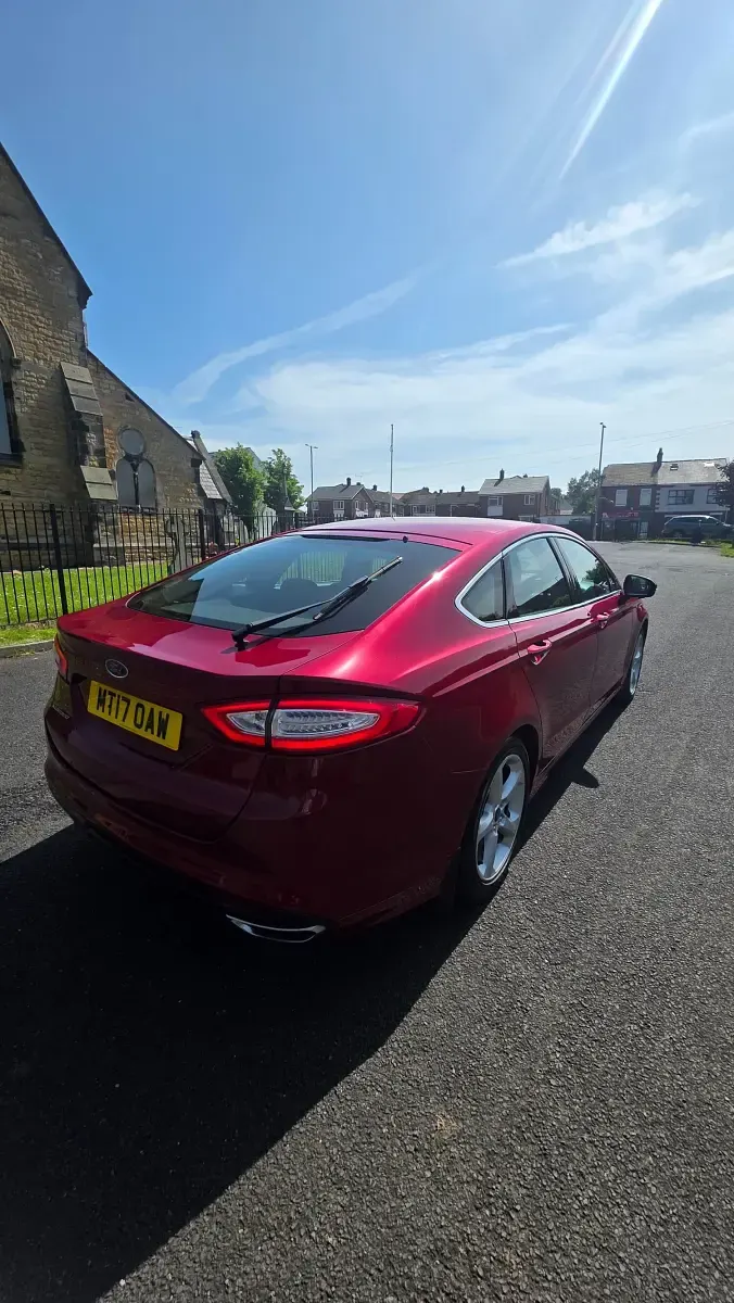 Used Ford Mondeo Titanium 180 HP (132 kW) 2017 Red Hatchback