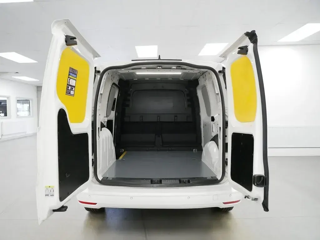Used VW Caddy Pro 102 HP (75 kW) 2022 White MPV
