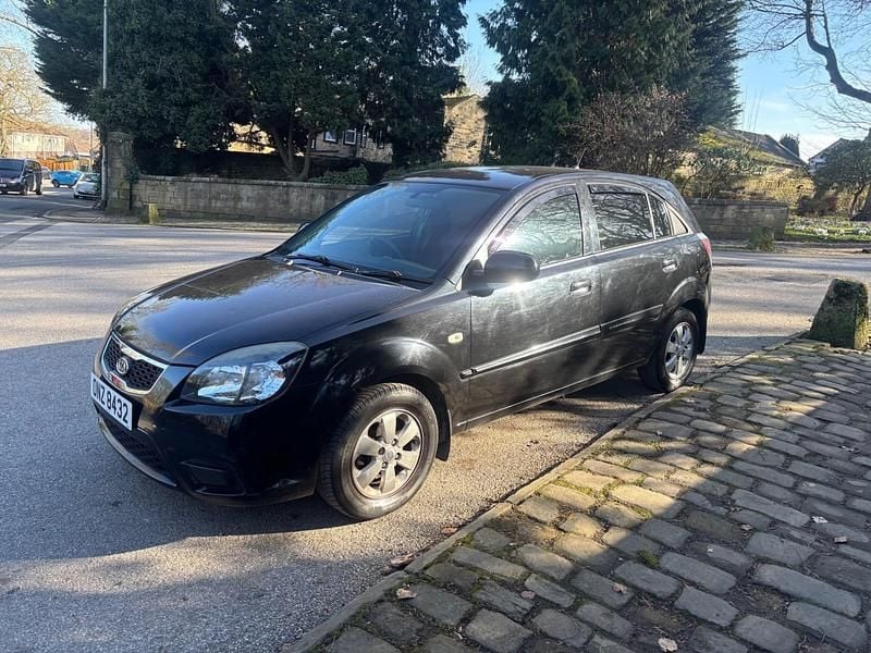 Used Kia Rio 108 HP (79 kW) 2010 Black Hatchback