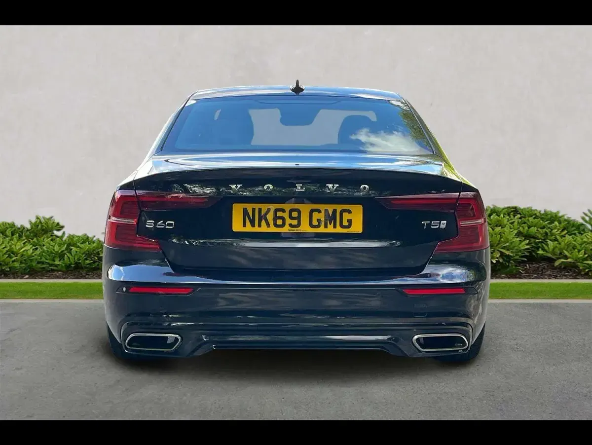 Used Volvo S60 R-Design 250 HP (183 kW) 2019 Black Sedan