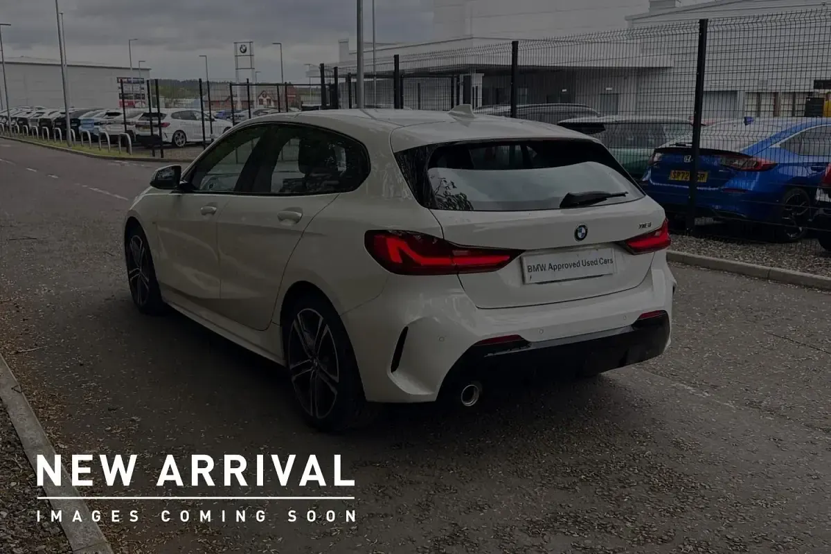Used BMW 118 M Sport 134 HP (98 kW) 2023 White Hatchback