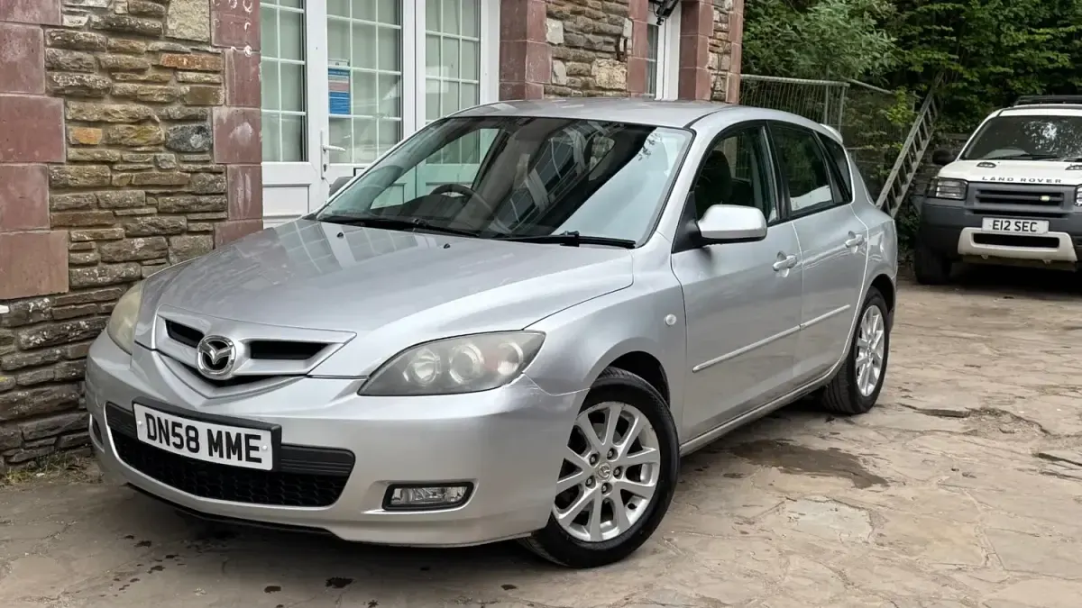 Usado Mazda 3 Takara 105 HP (77 kW) 2009 Prateado Citadino