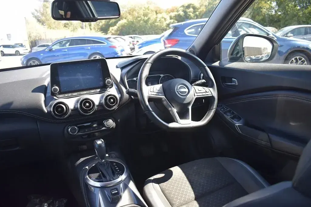 Used Nissan Juke N-Connecta 114 HP (83 kW) 2023 Grey SUV
