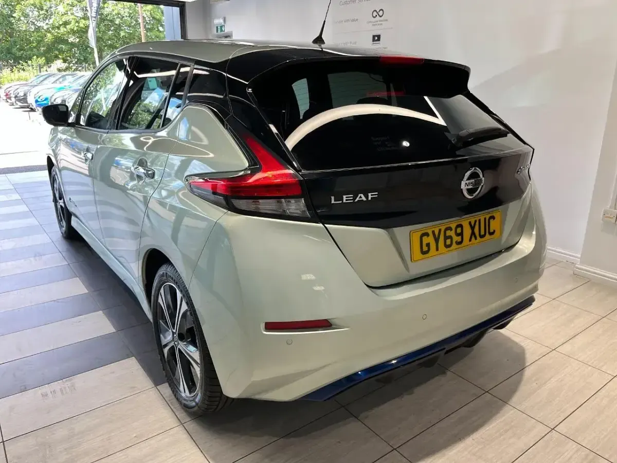 Used Nissan Leaf Tekna 157 kW (214 HP) 2019 Green Hatchback