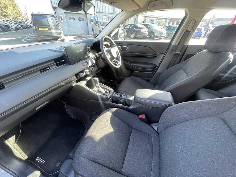 Second-hand Honda HR-V Elegance 131 CP (96 kW) 2023 Alb SUV