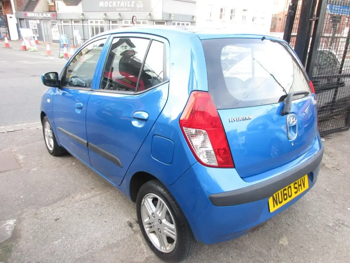 Usado Hyundai i10 Comfort 78 HP (57 kW) 2010 Azul Citadino