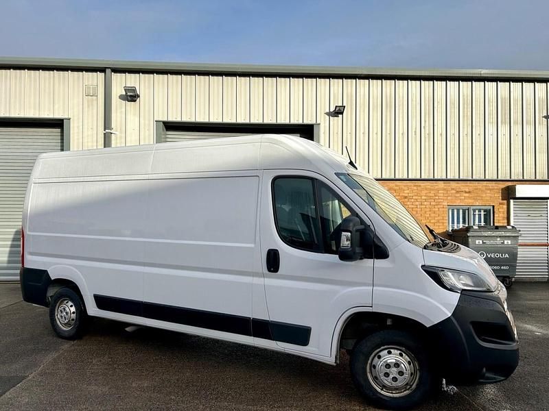 Used Peugeot Boxer S 140 HP (102 kW) 2022 White Van