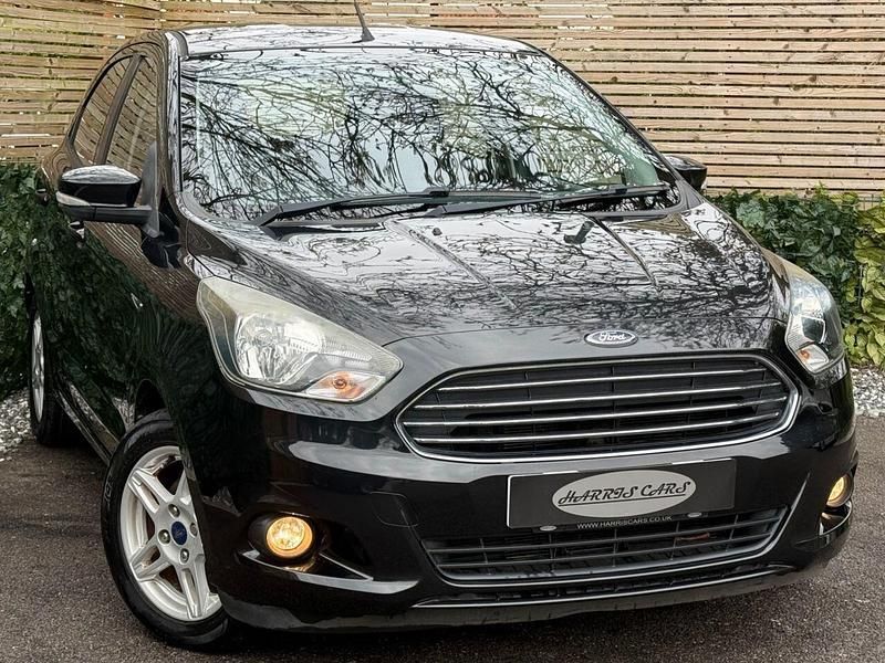 Usado Ford Ka Plus Zetec 85 HP (62 kW) 2016 Preto Citadino