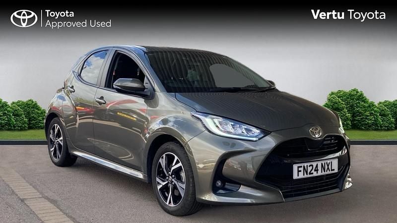 Other Used 2024 Toyota Yaris Hybrid Design Hatchback | £17,896 (Good price) - Image 1/3