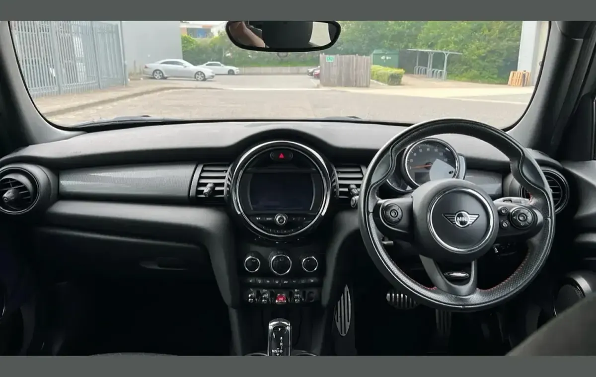 Used Mini Cooper Hatch 134 HP (98 kW) 2020 Silver Hatchback