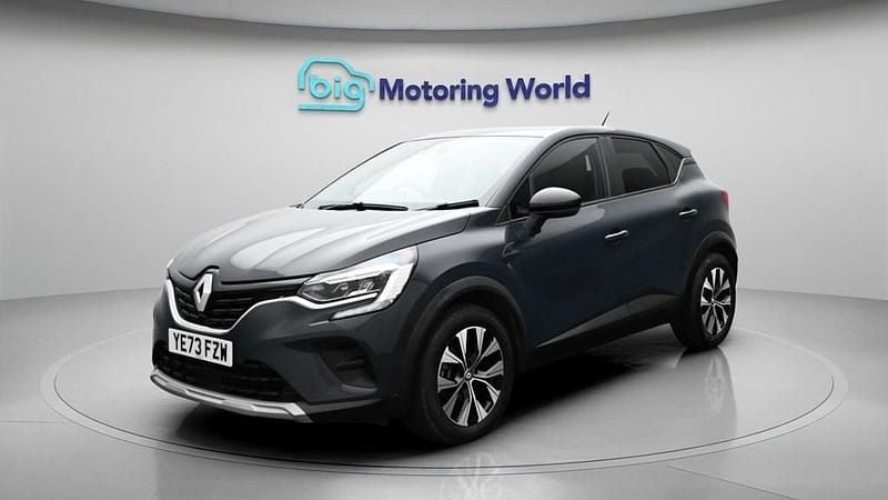 Second-hand Renault Captur Evolution 145 CP (106 kW) 2023 Albastru SUV