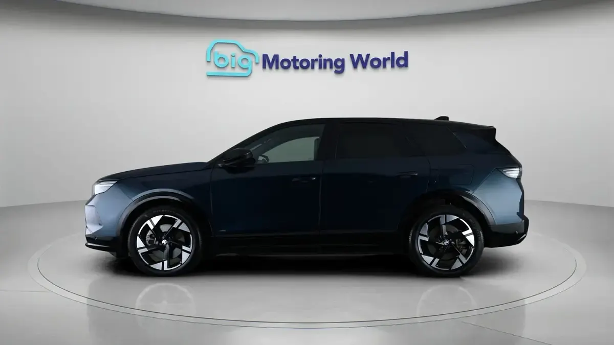Used Vauxhall Grandland Ultimate 239 kW (325 HP) 2025 Blue SUV