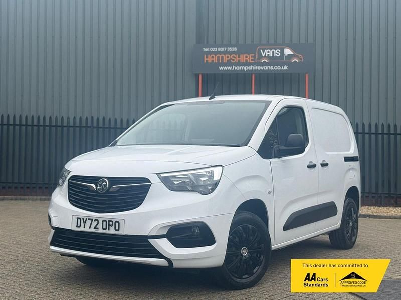 Used Vauxhall Combo Sportive 100 HP (73 kW) 2022 White MPV