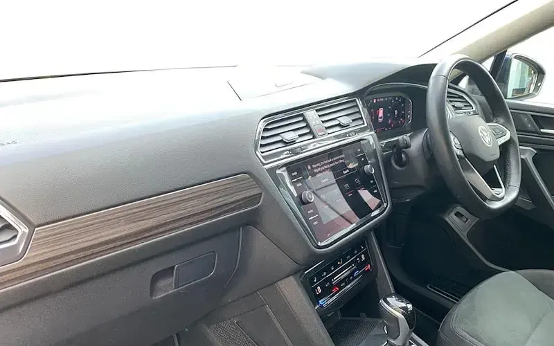 Used VW Tiguan Allspace Elegance 150 HP (110 kW) 2024 Blue SUV