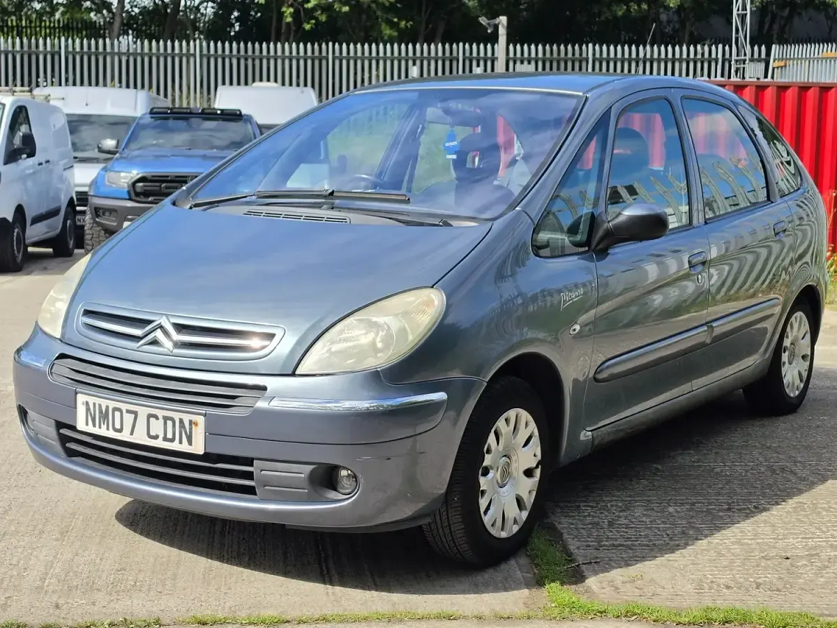 Used Citroën Xsara Picasso 92 HP (67 kW) 2007 Grey MPV